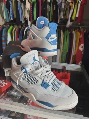 Air Jordan 4 Retro Military Blue (2024) • Pre-Owned [7533]