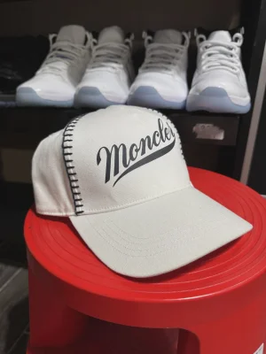 Moncler White baseball  hat • Pre-Owned [2098]