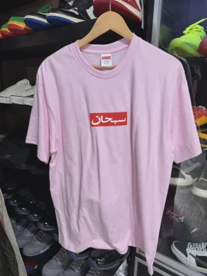 Supreme Arabic Box Logo Tee Light Pink size S • Brand New [4151]