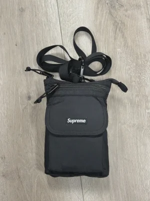 Supreme small side bag • Brand New [7458] / One Size / Brand New