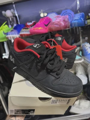 Nike SB Dunk Low Supreme 94 Black • Pre-Owned [6665]