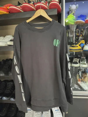 Off white crew neck • Pre-Owned [5783]
